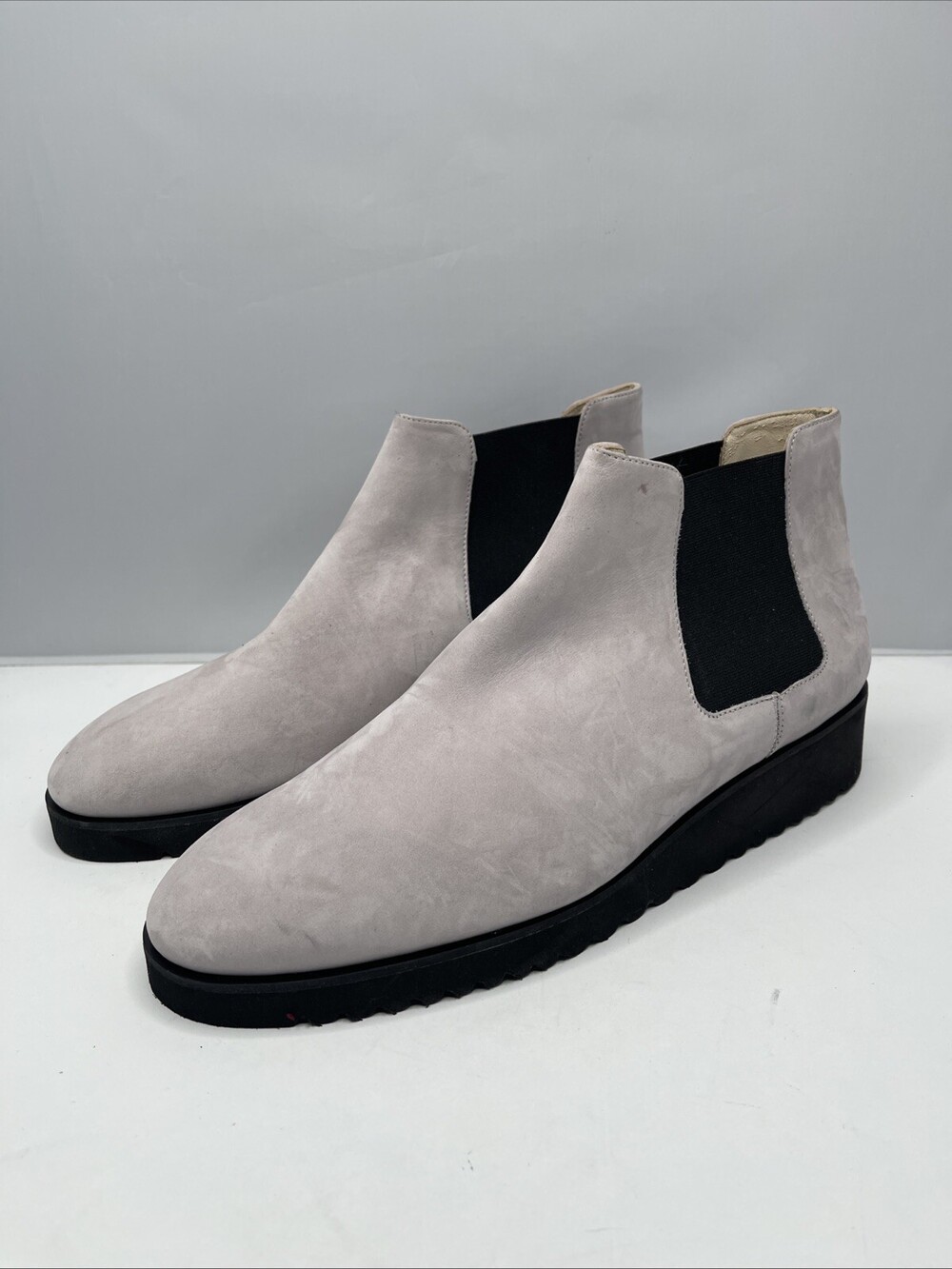 Amalfi by Rangoni 12.5 M Women’s Gray Suede Comfort Cushion Boots Black Elastic